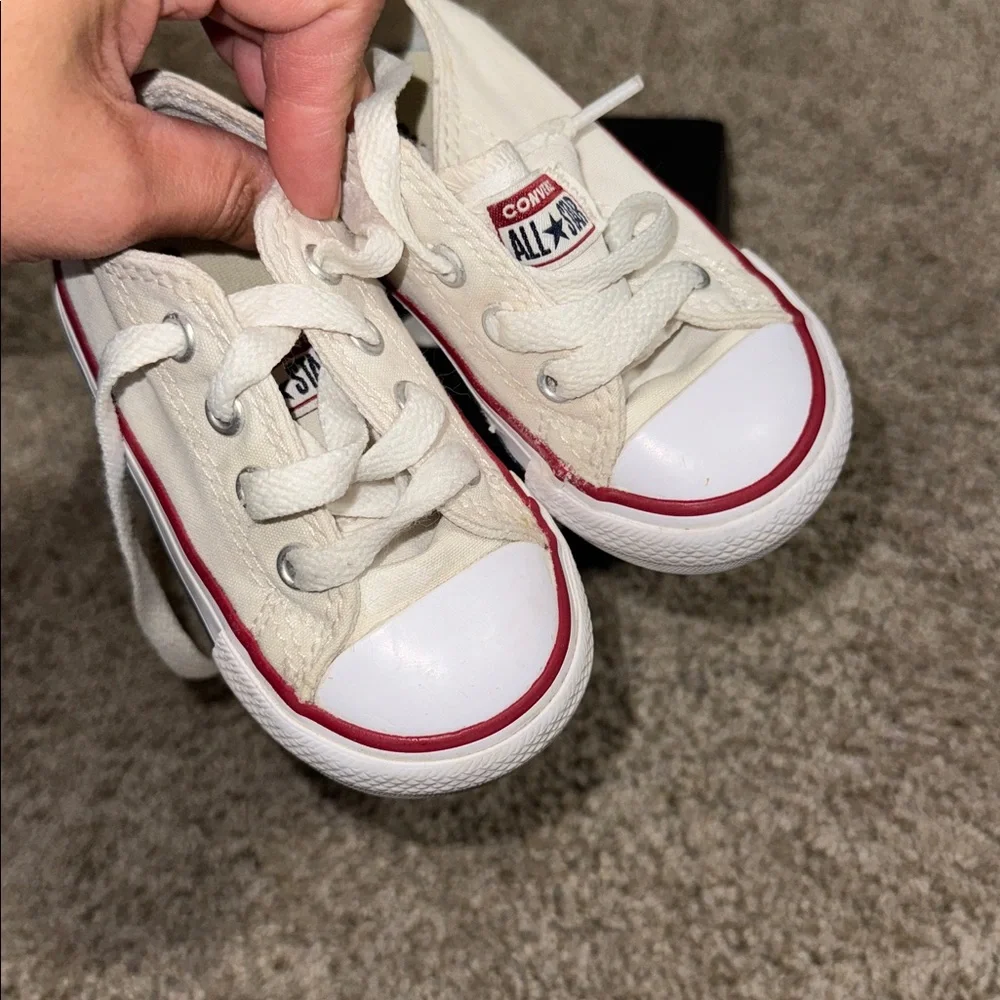 Size 5 Toddler Girl’s White Low Top Converse Shoes with Box